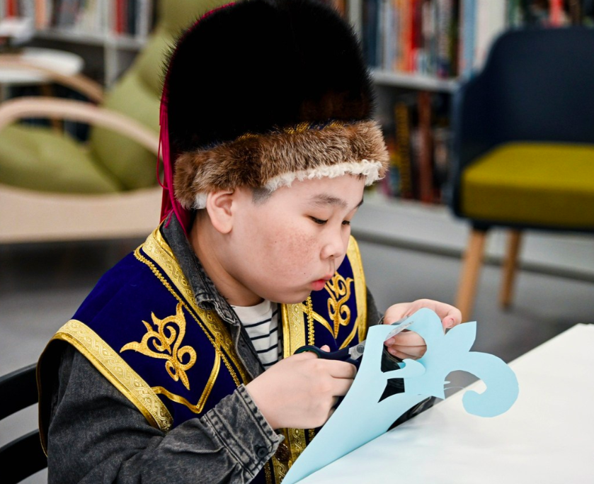 Фото Сотни новосибирцев пришли ночью в библиотеки – вот что они там делали 7